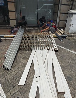 Service Folding Gate