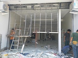 Pemasangan Rolling Grille
